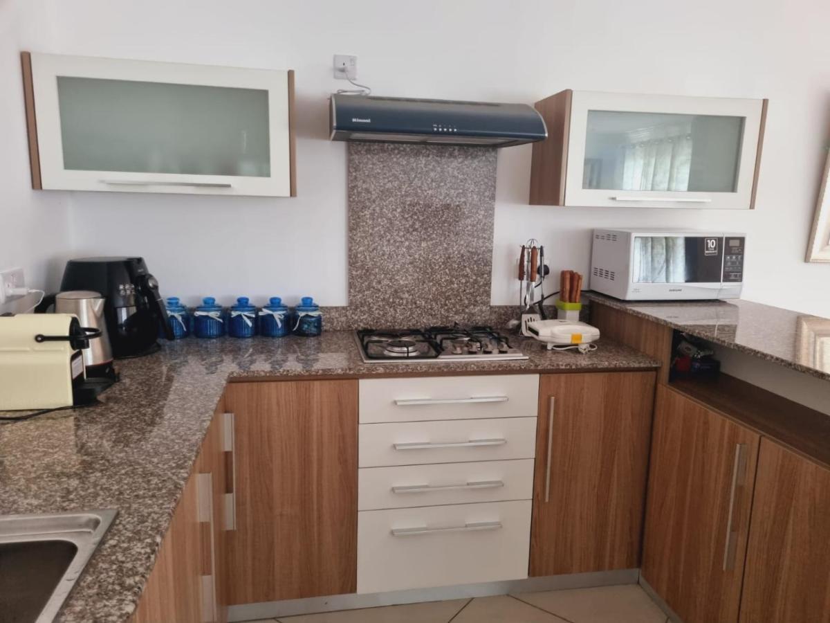 Ocean Bliss By Oasis Holidays Apartment Flic en Flac Bagian luar foto